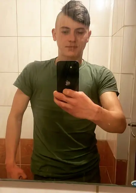 Я Денис, 23, из Марганца, ищу знакомства без обязательств