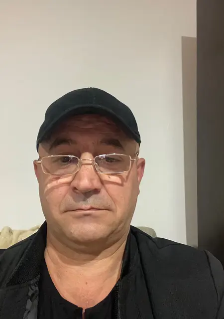 Я Айк, 43, знакомлюсь для постоянных отношений в Ереване