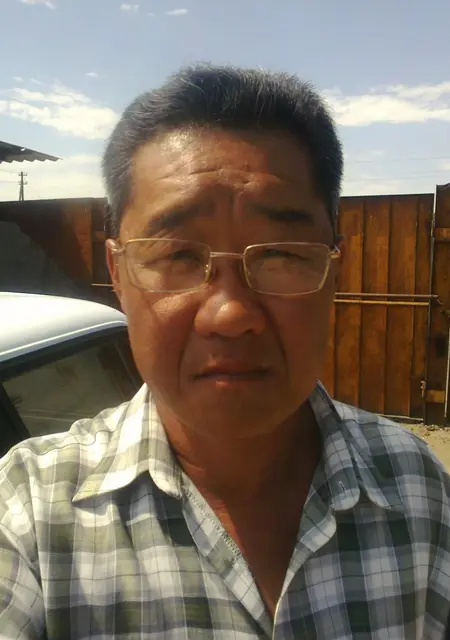 Я Александр, 60, из Луганска, ищу знакомство для дружбы