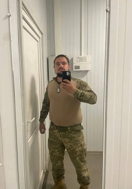 Дима з Миколаїв, мені 22 років, познайомлюсь на одну ніч