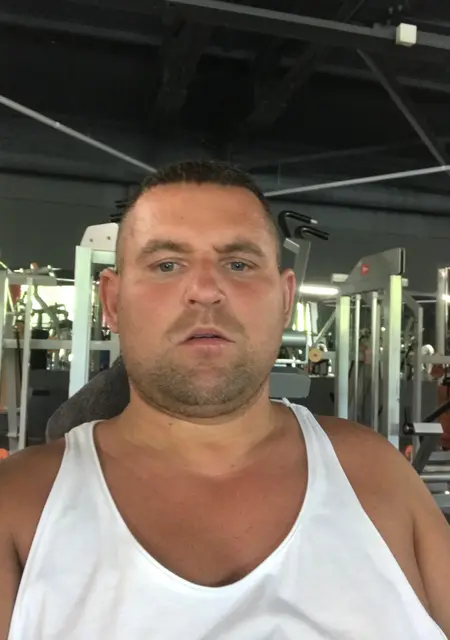 Я Obrocean, 38, из Кишинёва, ищу знакомства на одну ночь