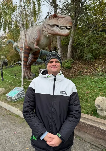 Саша из Киева, мне 19, познакомлюсь для постоянных отношений