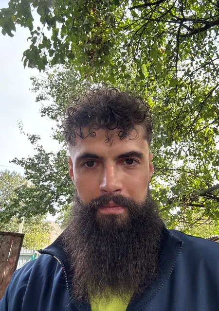 Артур из Донецка, ищу на сайте знакомства без обязательств