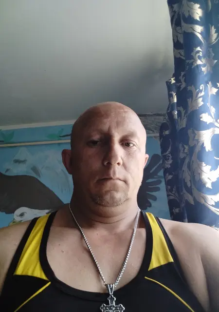 Я Евгений, 40, из Гомеля, ищу знакомства на одну ночь