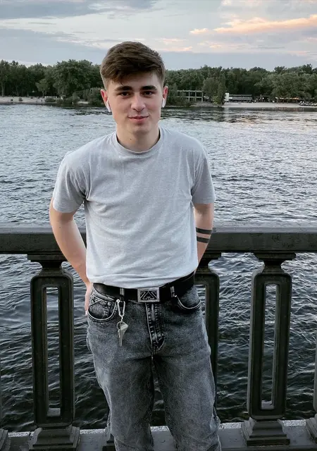 Я Макс, 25, знакомлюсь на одну ночь в Черкассах