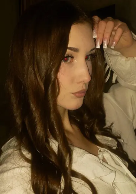 Soy Mariya, 22 años de Málaga, busco conocer gente para chatear