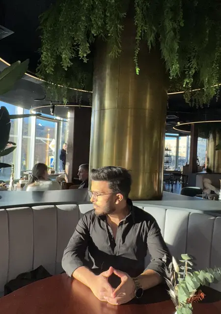 Я Sarthak, 21, из Брюсселя, ищу знакомство для вирта