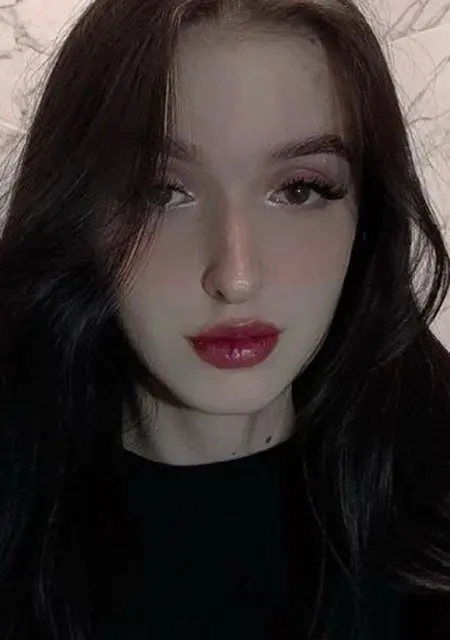 Я Ілона, 19 років, знайомлюсь для вірт у Києві