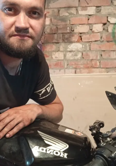 Max з Kadiivka, шукаю на сайті знайомства без зобов'язань