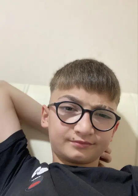 Mutlu из Анкары, мне 18, познакомлюсь на одну ночь