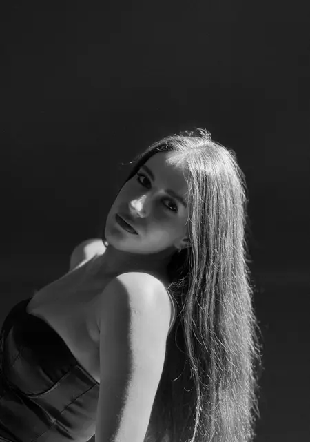 Я Надя, 23, из Киева, ищу знакомства без обязательств