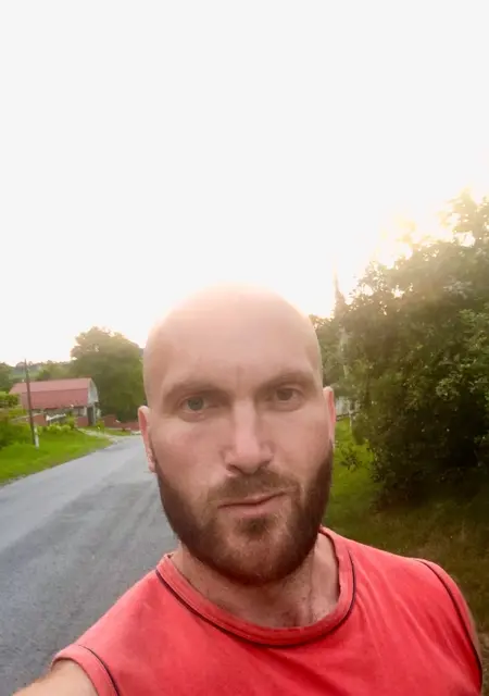 Alex из Городка, мне 35, познакомлюсь на одну ночь