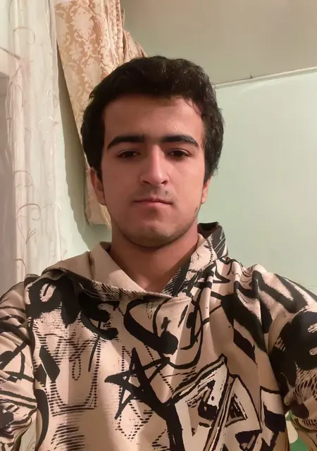 Амир из Душанбе, мне 19, познакомлюсь на одну ночь