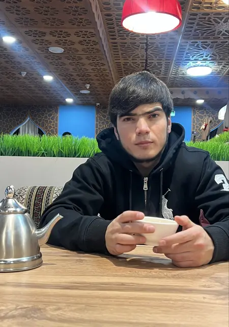 Я Шахром, 23, из Душанбе, ищу знакомства на одну ночь