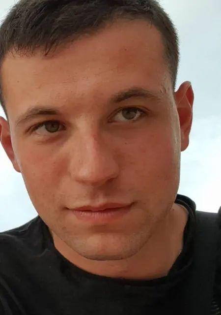 Я Андрей, 28, из Павлограда, ищу знакомство для приятного времяпровождения