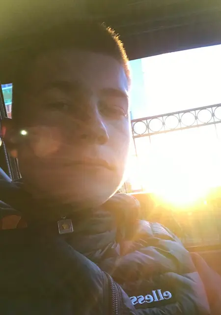 Александр из Брюсселя, мне 20, познакомлюсь для приятного времяпровождения