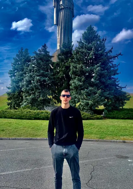 Рома из Ярмолинцев, ищу на сайте знакомства без обязательств