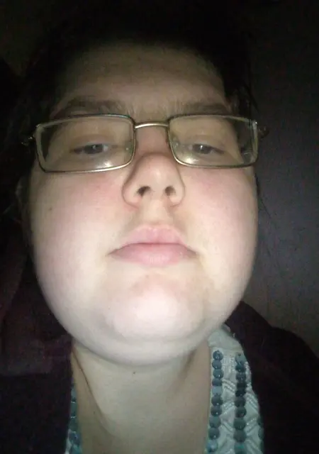 Я Саша, 22, из Полтавы, ищу знакомство для приятного времяпровождения