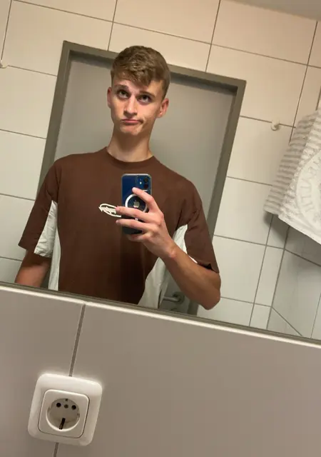 Я Lauri, 20, из Ильцен, ищу знакомства без обязательств