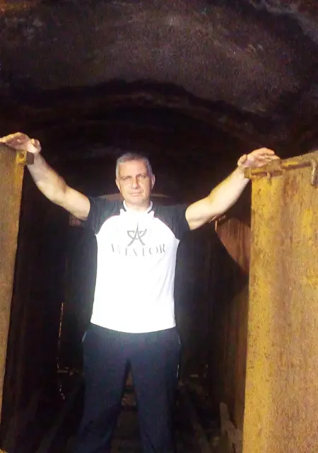 Я Игорь, 45, знакомлюсь на одну ночь в Макеевке