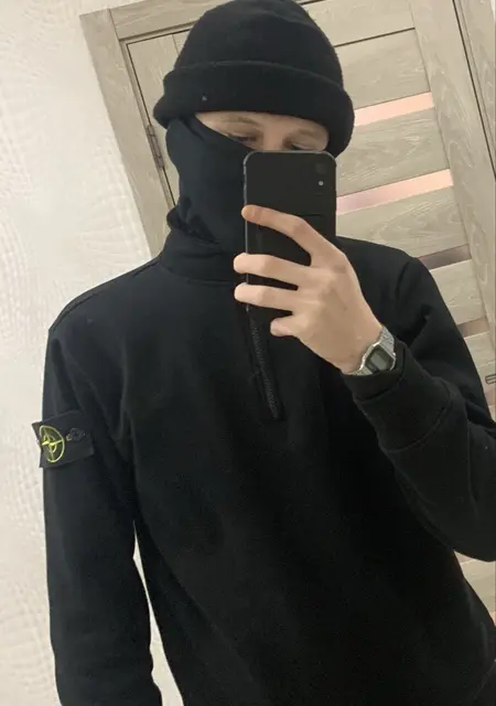 Я Радик, 18, знакомлюсь на одну ночь в Салониках