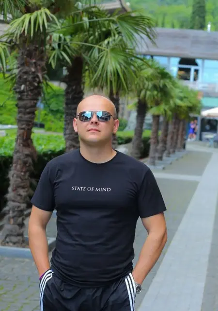 Павел из Мелитополя, ищу на сайте совместные путешествия