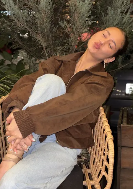 Я Эви, 21, знакомлюсь для общения в Вене