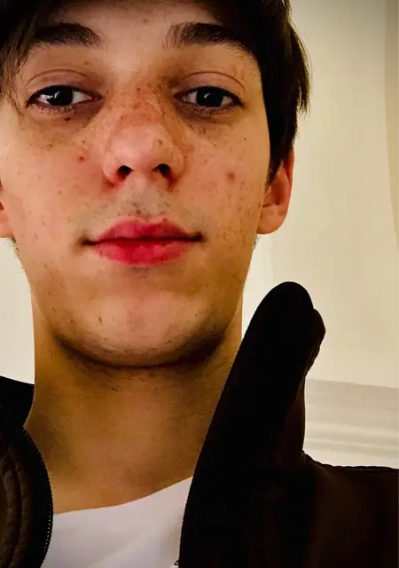 Я Петя, 25, из Виноградова, ищу знакомство для приятного времяпровождения