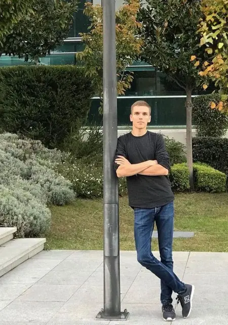 Kuba из Варшавы, мне 20, познакомлюсь