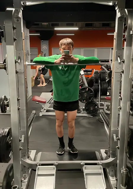 Михайло из Полтавы, мне 20, познакомлюсь для приятного времяпровождения