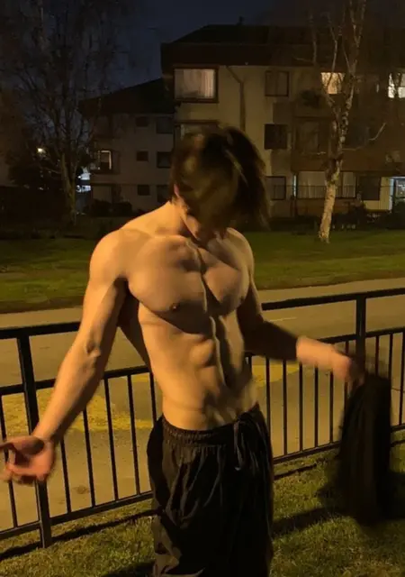 Олег з Миколаєва, мені 25 років, познайомлюсь на одну ніч