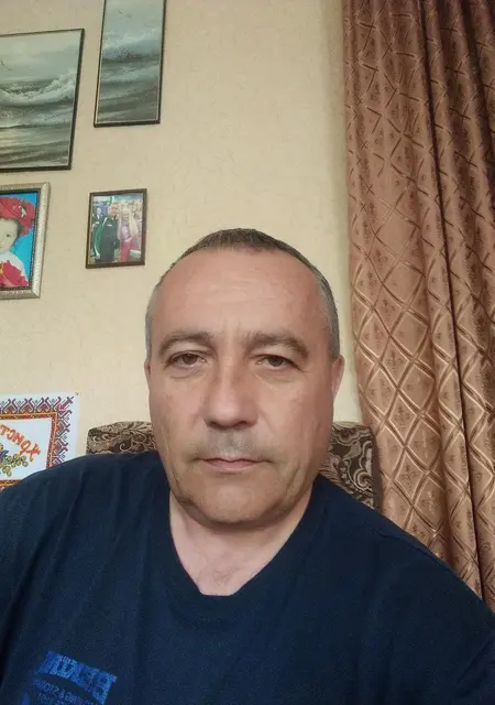 Я Александр, 25, из Томашполя, ищу знакомство для приятного времяпровождения