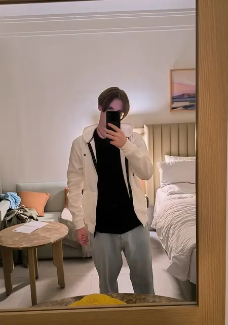 Я Александр, 19, знакомлюсь на одну ночь в Бобруйске