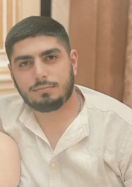 Марат из Еревана, мне 22, познакомлюсь для вирта