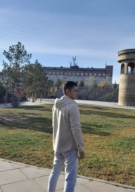 Фариз из Видина, мне 21, познакомлюсь для дружбы