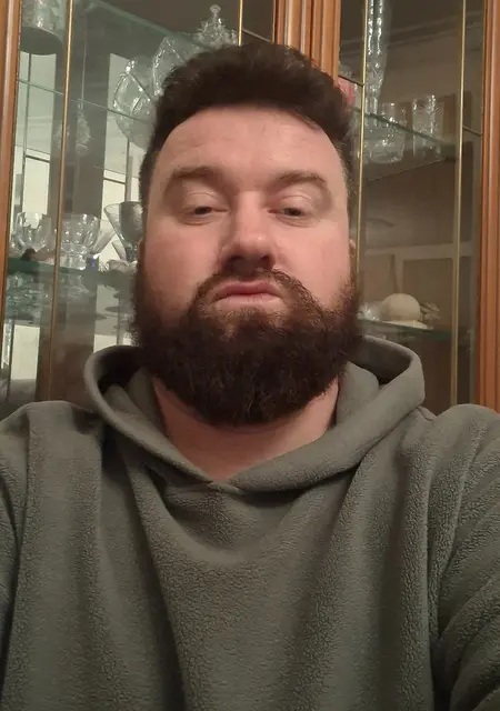 Я Михаил, 41, знакомлюсь для постоянных отношений в Синельникове