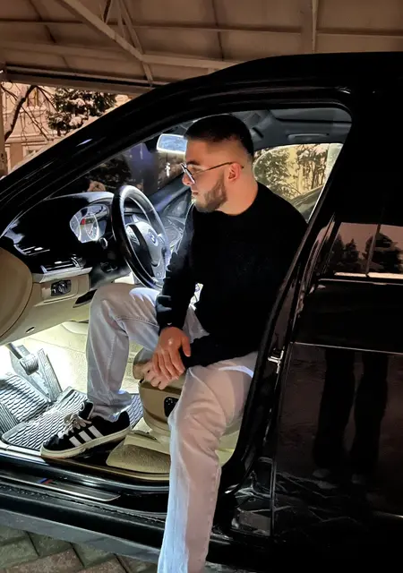 Я Nazar, 18, из Осло, ищу знакомства на одну ночь