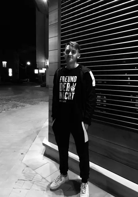 Я Петро, 22, знакомлюсь для постоянных отношений в Вене