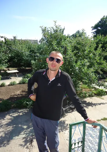 Я Юрий, 40, из Мелитополя, ищу знакомство для приятного времяпровождения