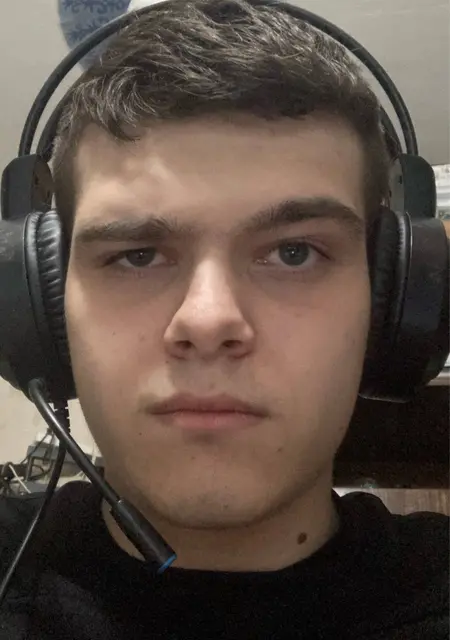 Я Владислав, 19, из Юнион-сити, ищу знакомства без обязательств