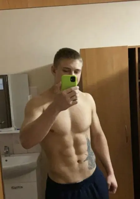 Артем из Гомеля, ищу на сайте знакомства на одну ночь