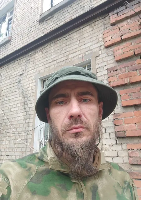 Андрей из Макеевки, ищу на сайте знакомства на одну ночь