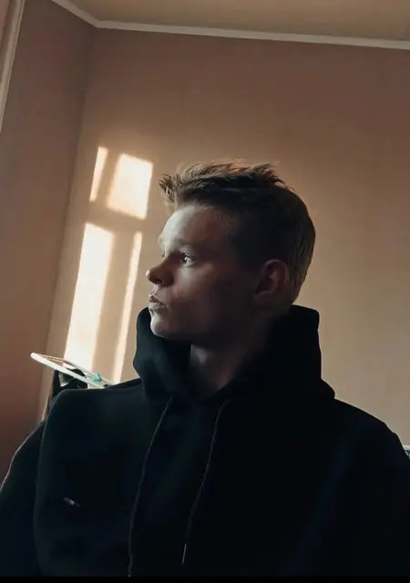 Vlad из Чернигова, мне 24, познакомлюсь для общения