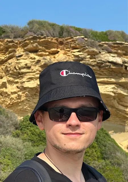 Я Jhon, 28, знакомлюсь для общения в Дубае