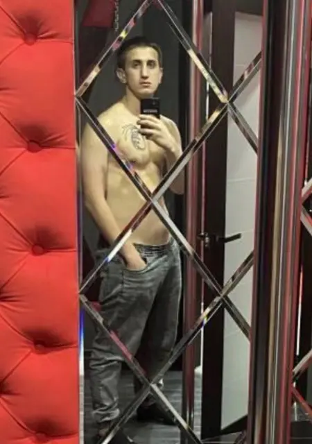 Иван из Парижа, ищу на сайте знакомства на одну ночь