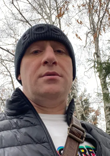 Я Олег, 40, из Барановичей, ищу знакомство для приятного времяпровождения