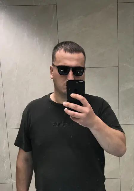 Я Андрій, 34 років, знайомлюсь без зобов'язань у Львові