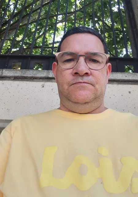 Soy Leon, 48 años, conociéndome para lío de una noche en Valladolid