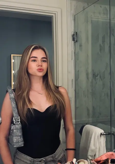 Настя з Харків, мені 19 років, познайомлюсь для вірт