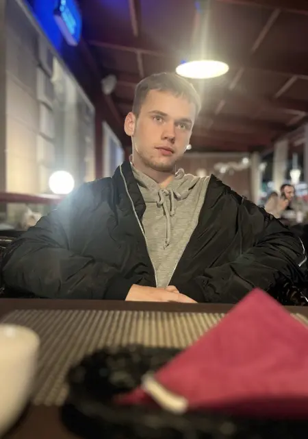 Даниил из Гомеля, ищу на сайте знакомства на одну ночь